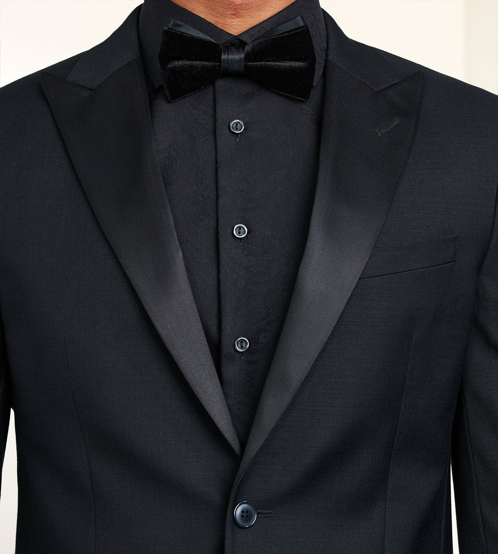 Modern Fit Stretch Peak Lapel Tuxedo