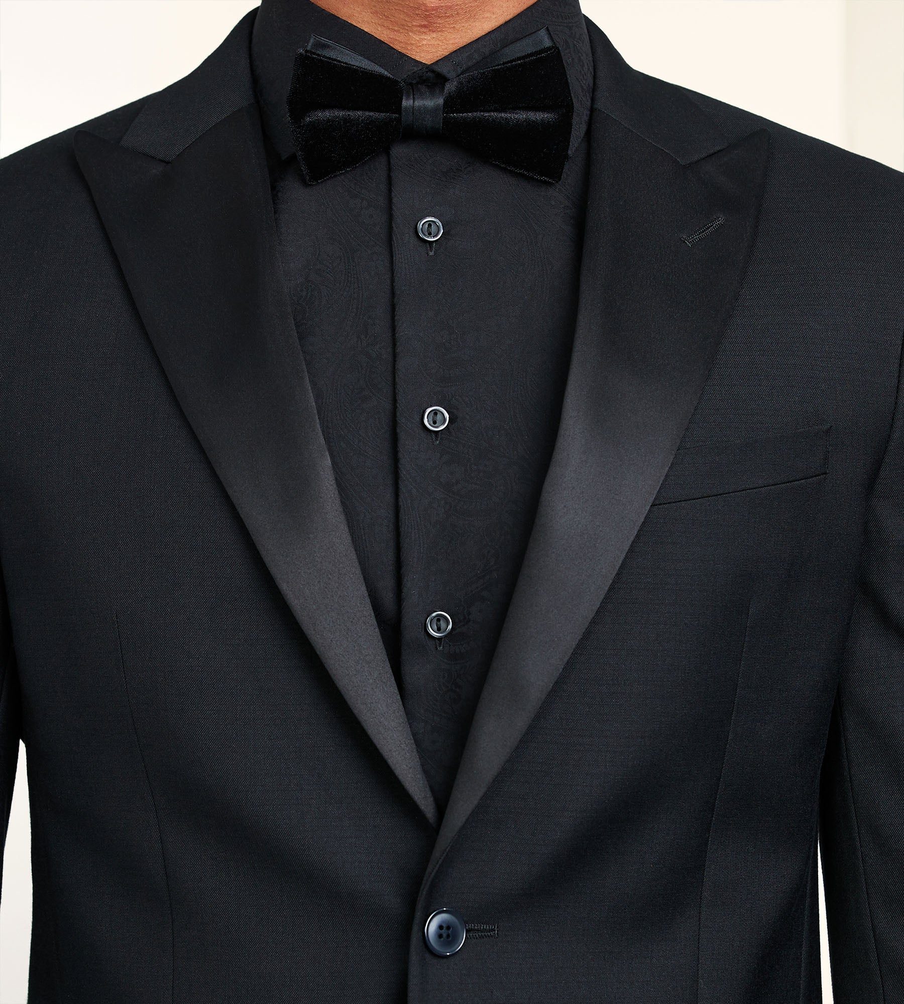 Modern Fit Stretch Peak Lapel Tuxedo