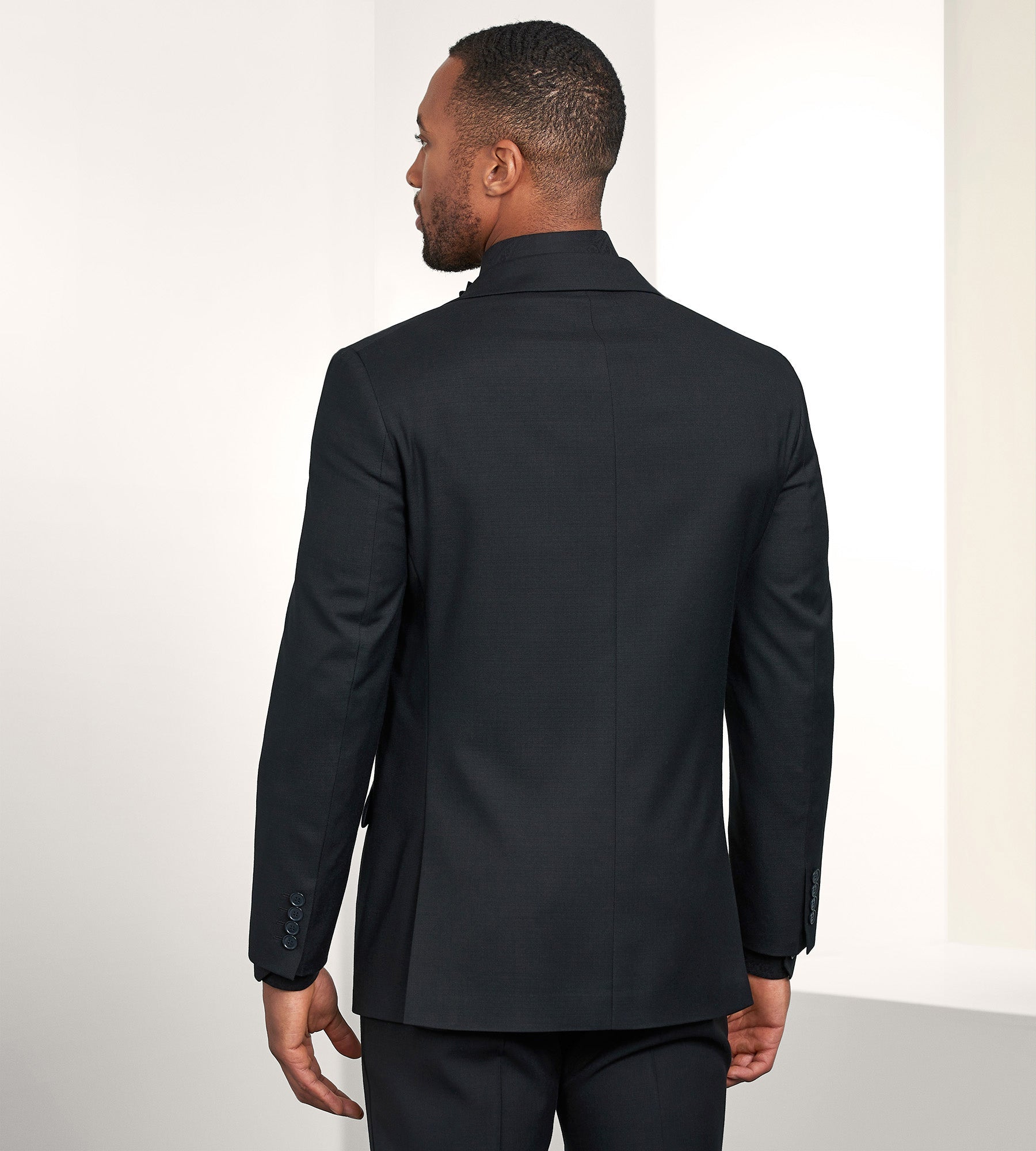 Modern Fit Stretch Peak Lapel Tuxedo